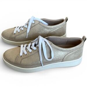 Vionic Winny Low Top Sneaker Shoes Arch Comfort Gold Met Leather Womens 8.5 NEW